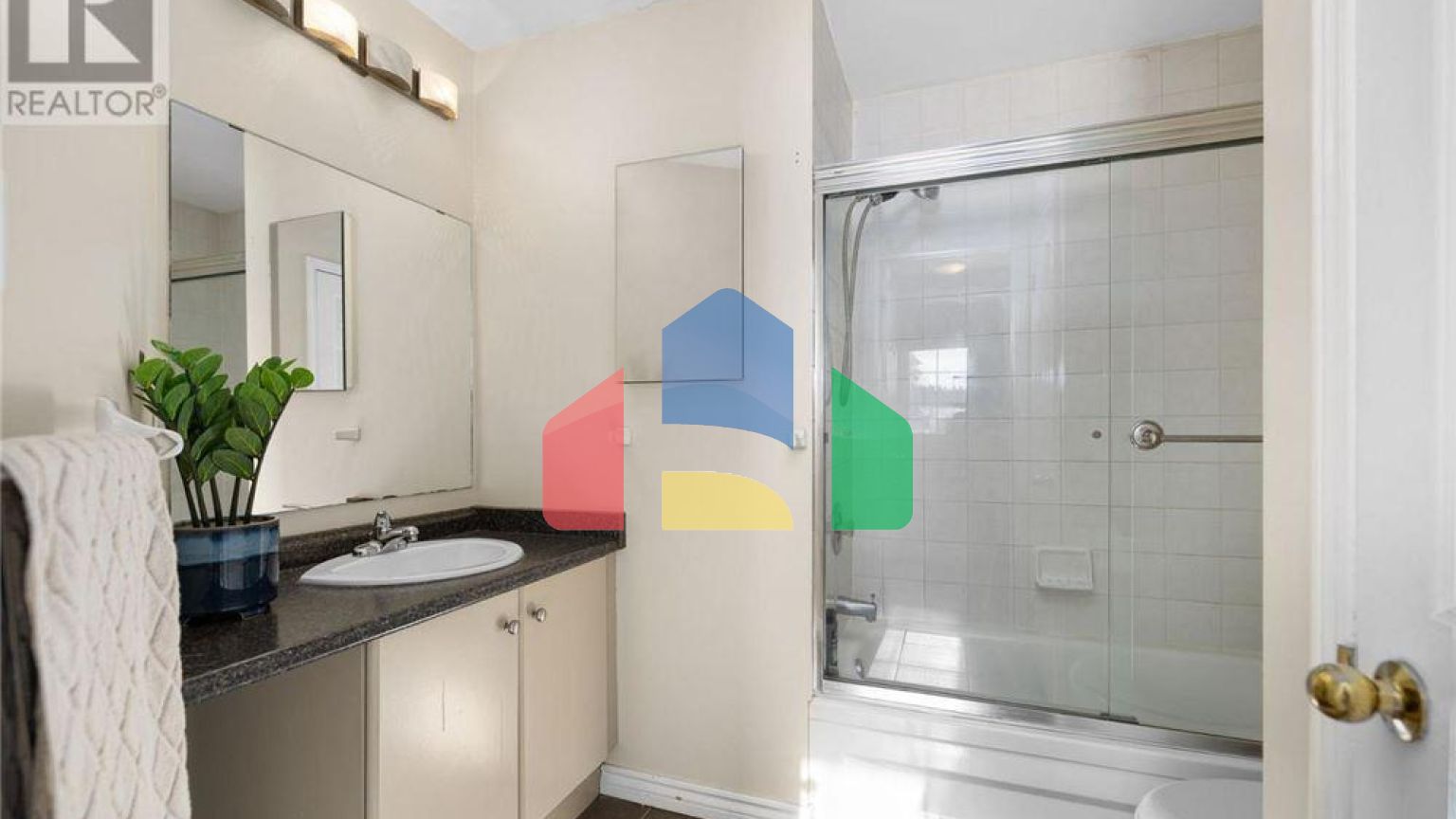 Residential - Single Family Home - Ottawa, Canada - Canada