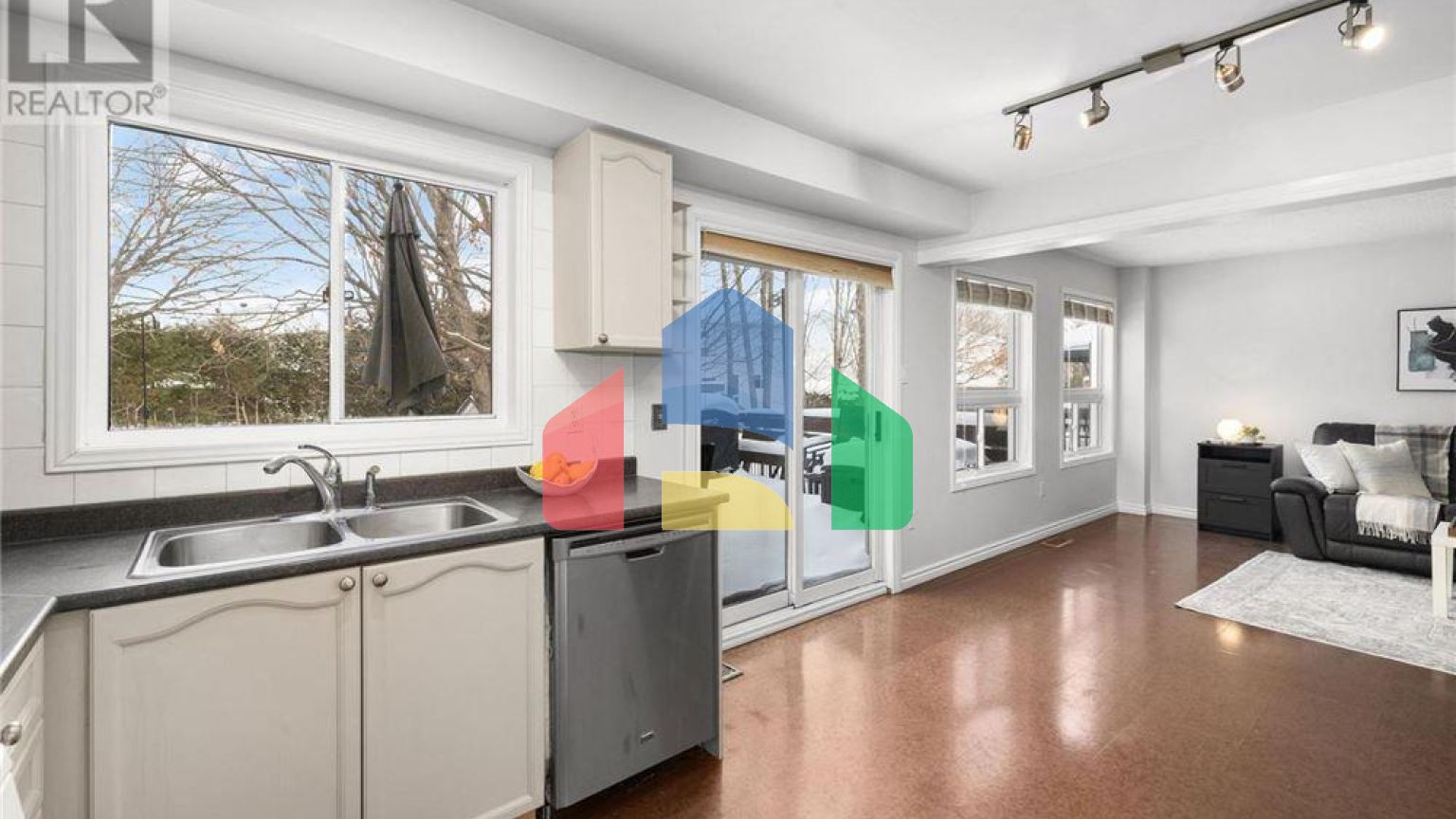 Residential - Single Family Home - Ottawa, Canada - Canada