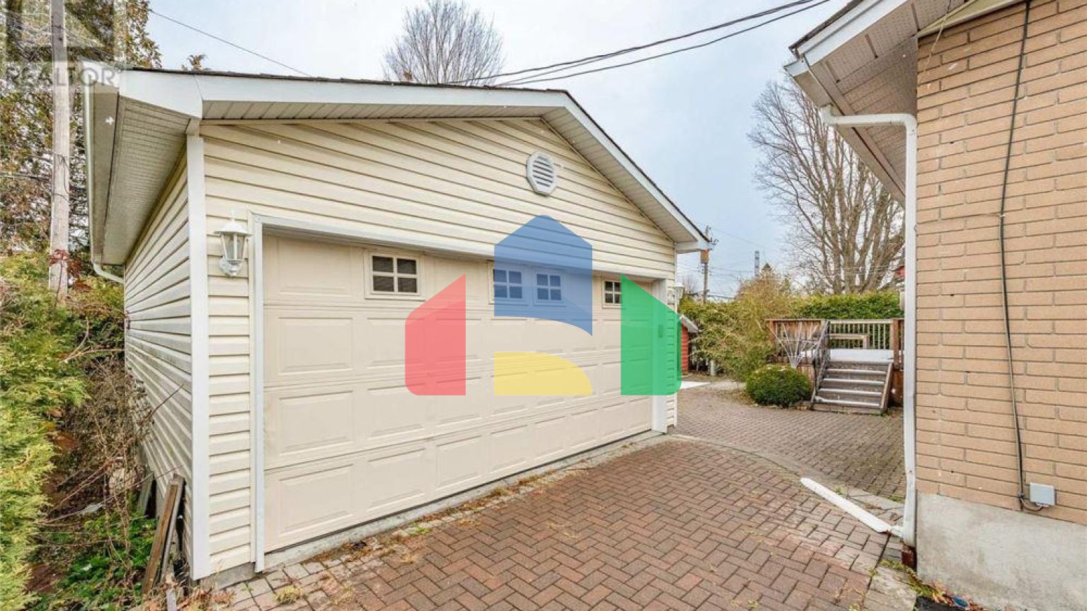 Residential - Single Family Home - Ottawa, Canada - Canada