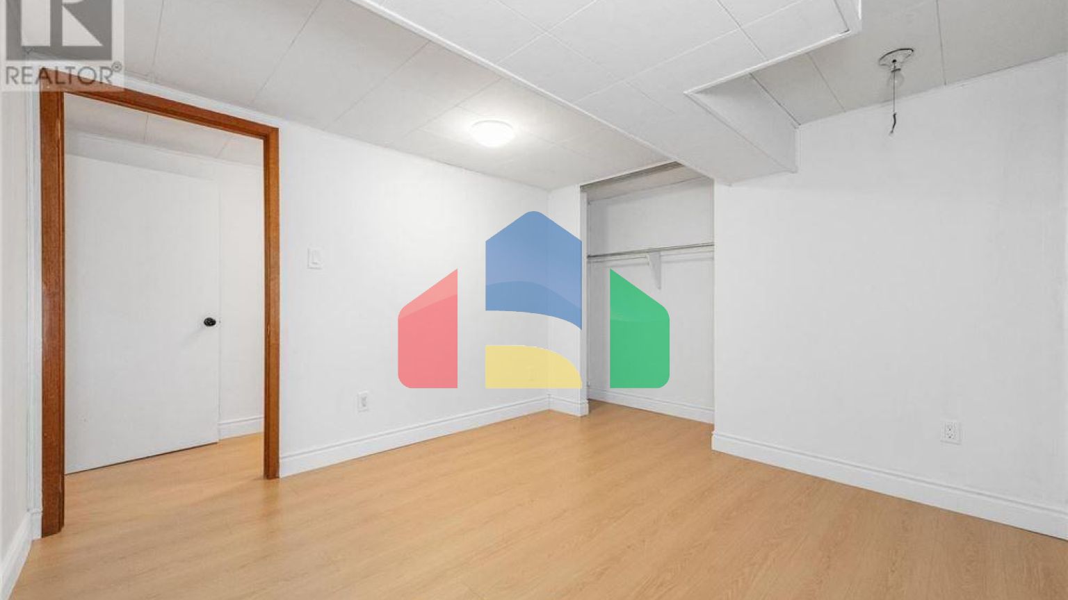 Residential - Single Family Home - Ottawa, Canada - Canada