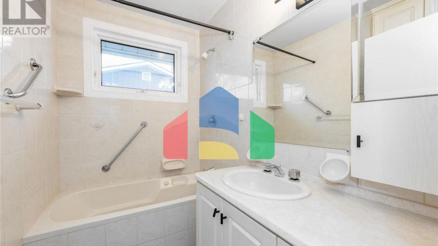 Residential - Single Family Home - Ottawa, Canada - Canada