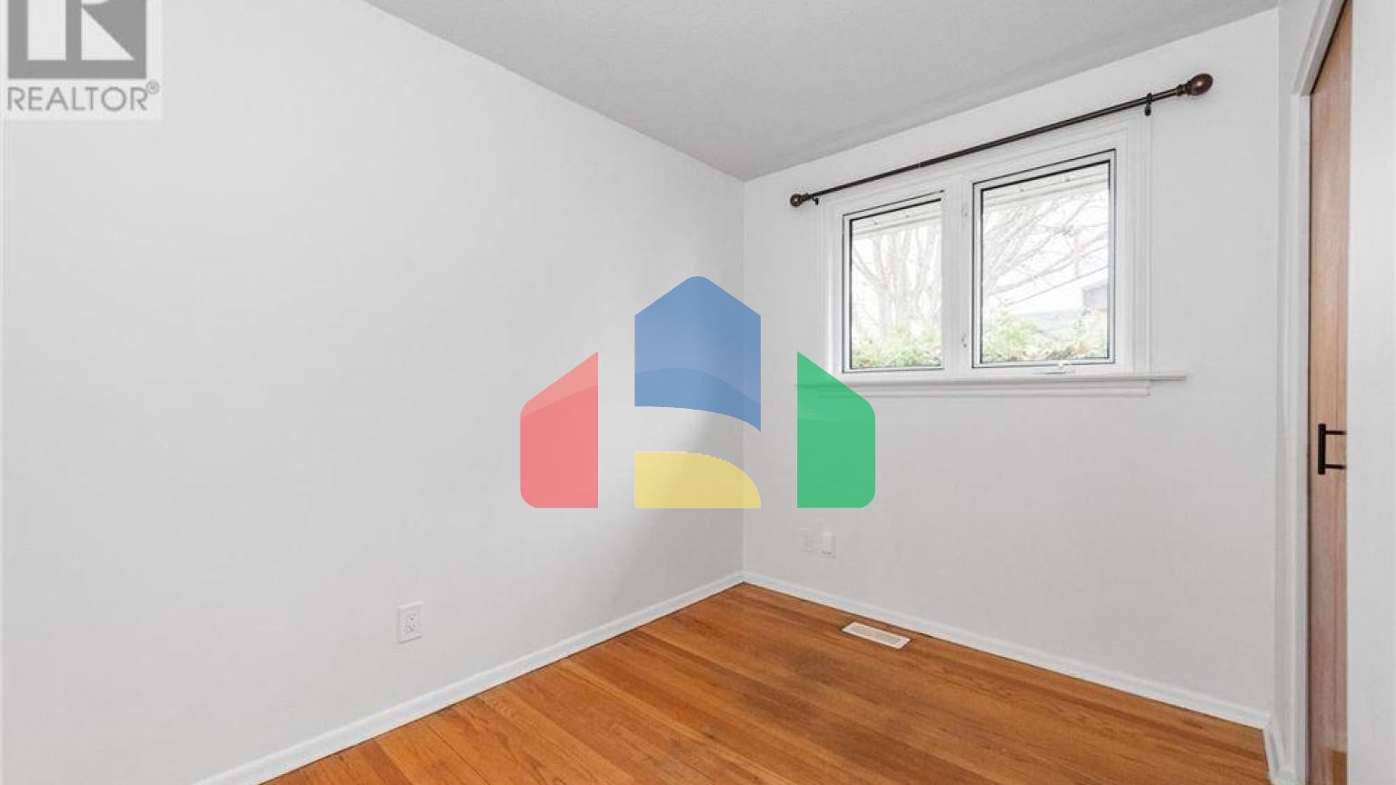 Residential - Single Family Home - Ottawa, Canada - Canada