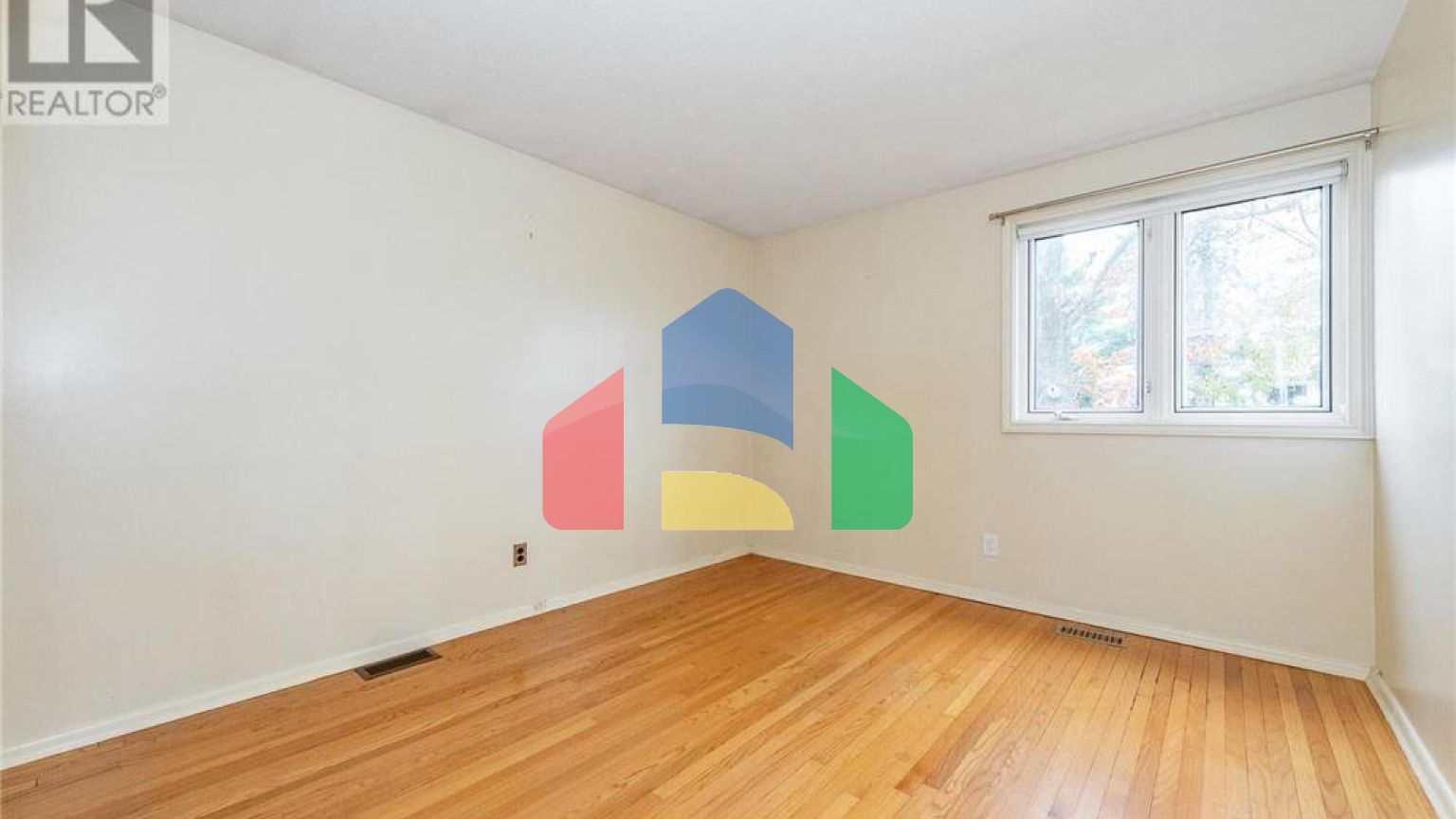 Residential - Single Family Home - Ottawa, Canada - Canada