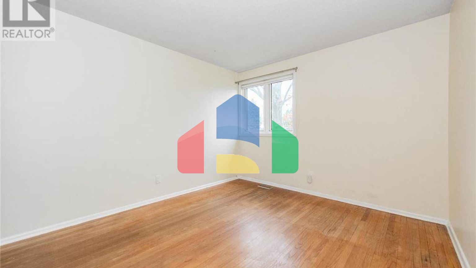 Residential - Single Family Home - Ottawa, Canada - Canada