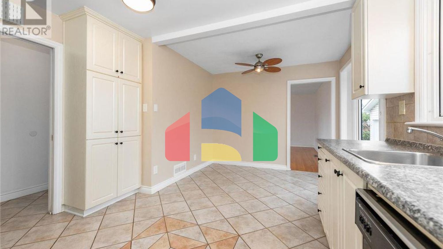 Residential - Single Family Home - Ottawa, Canada - Canada