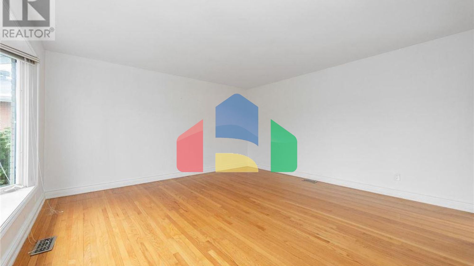 Residential - Single Family Home - Ottawa, Canada - Canada