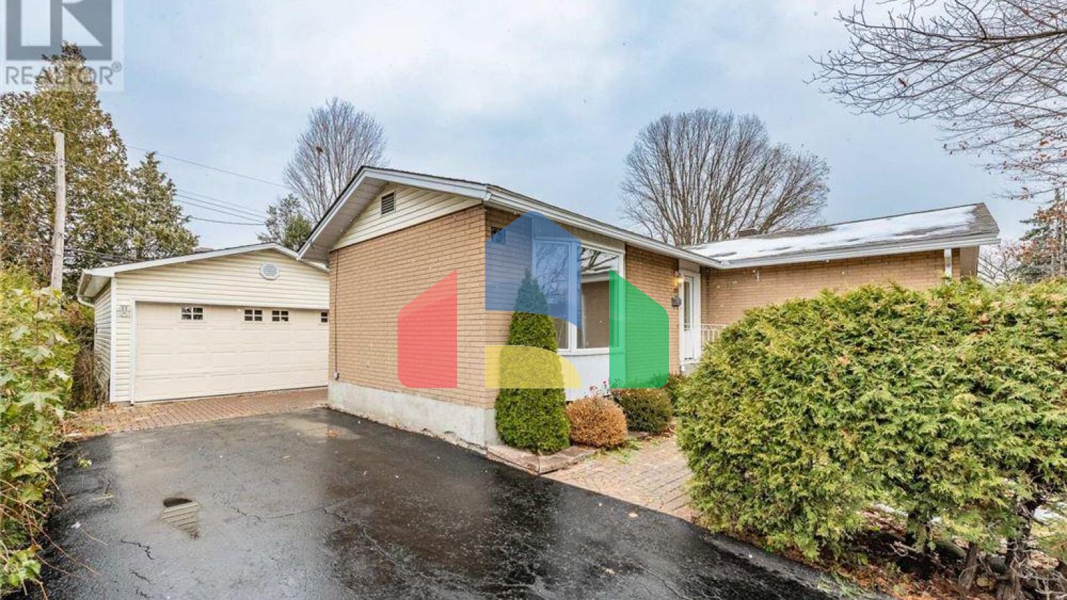 Residential - Single Family Home - Ottawa, Canada - Canada