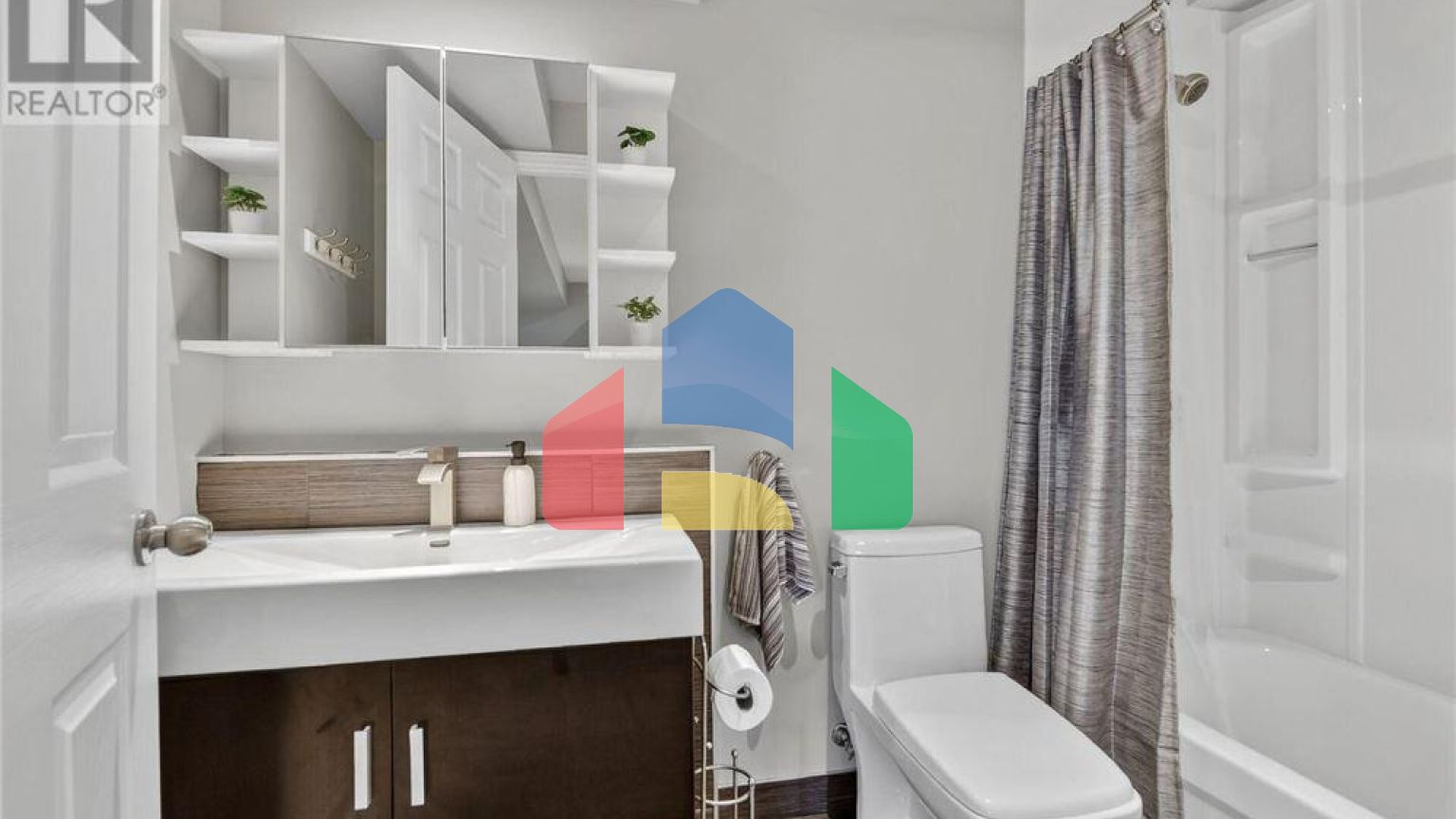 Residential - Single Family Home - Ottawa, Canada - Canada