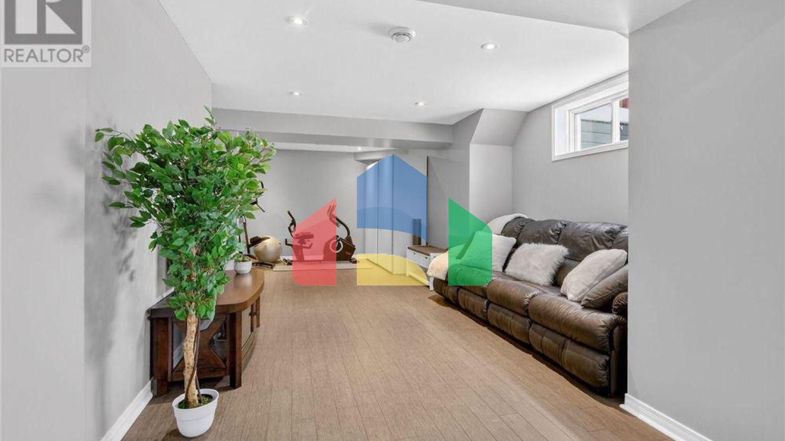 Residential - Single Family Home - Ottawa, Canada - Canada