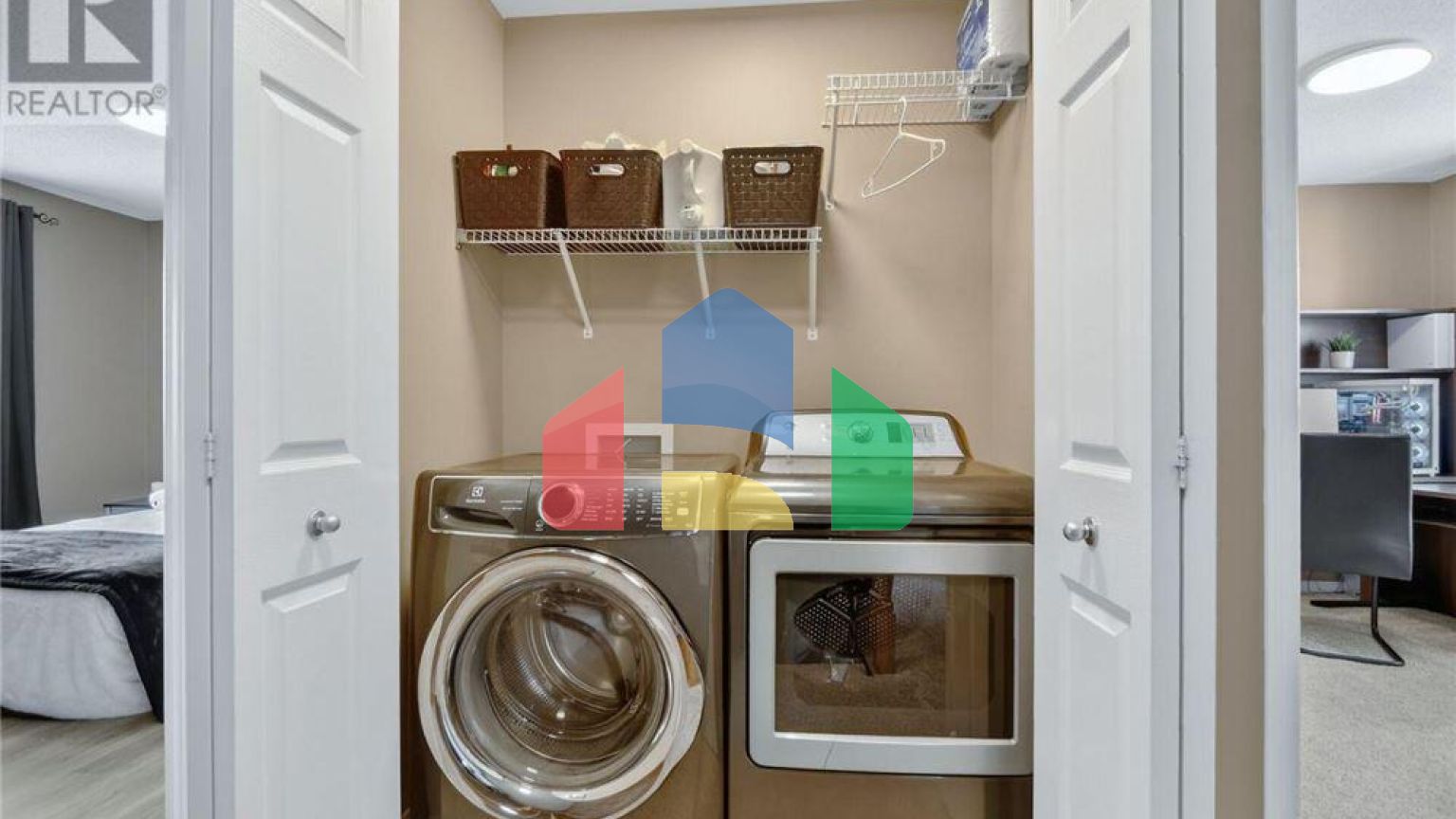 Residential - Single Family Home - Ottawa, Canada - Canada