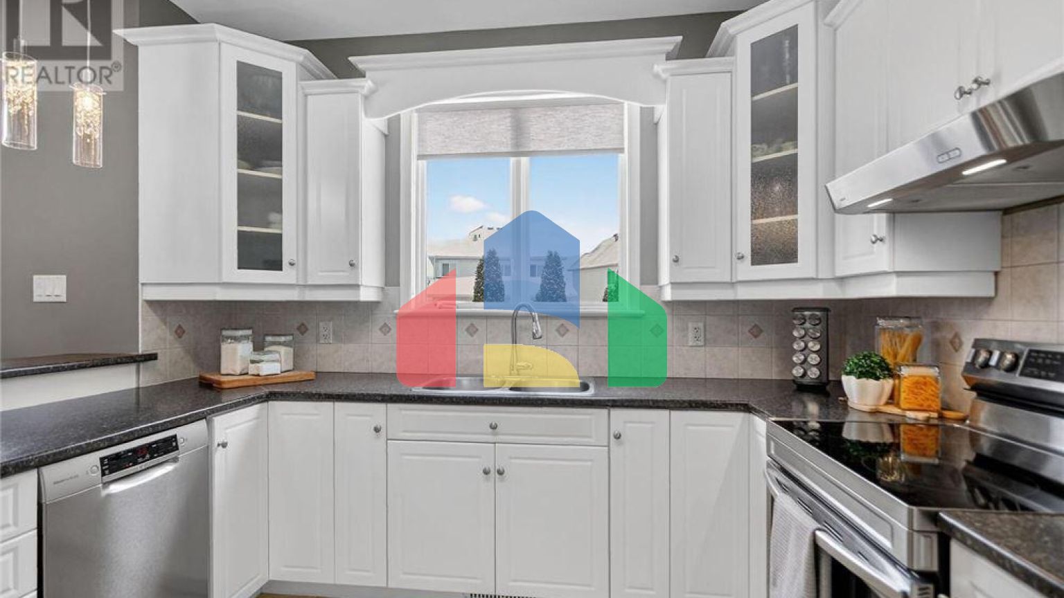 Residential - Single Family Home - Ottawa, Canada - Canada