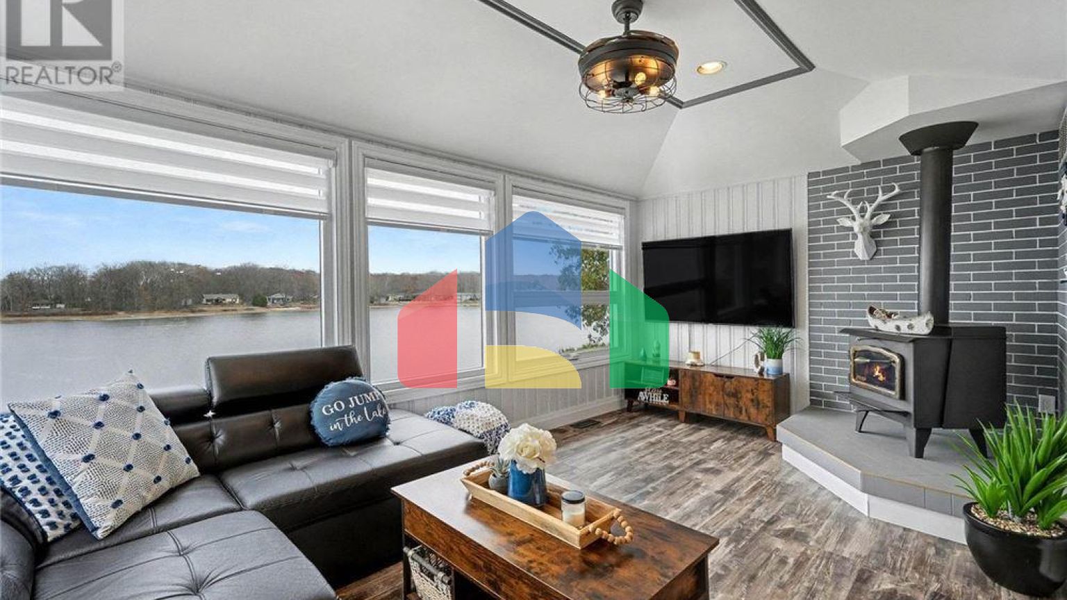 Residential - Single Family Home - Ottawa, Canada - Canada