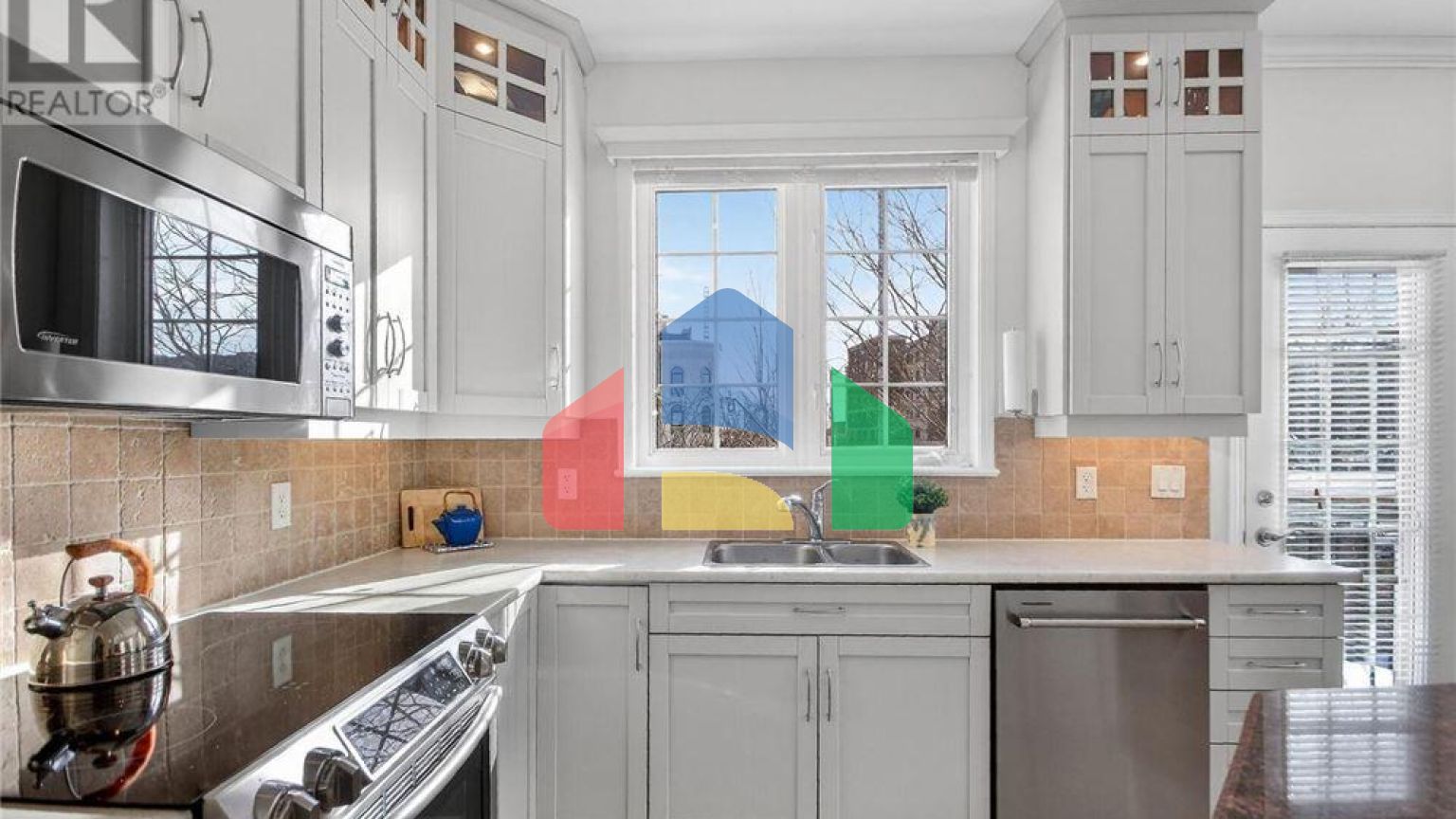 Residential - Single Family Home - Ottawa, Canada - Canada