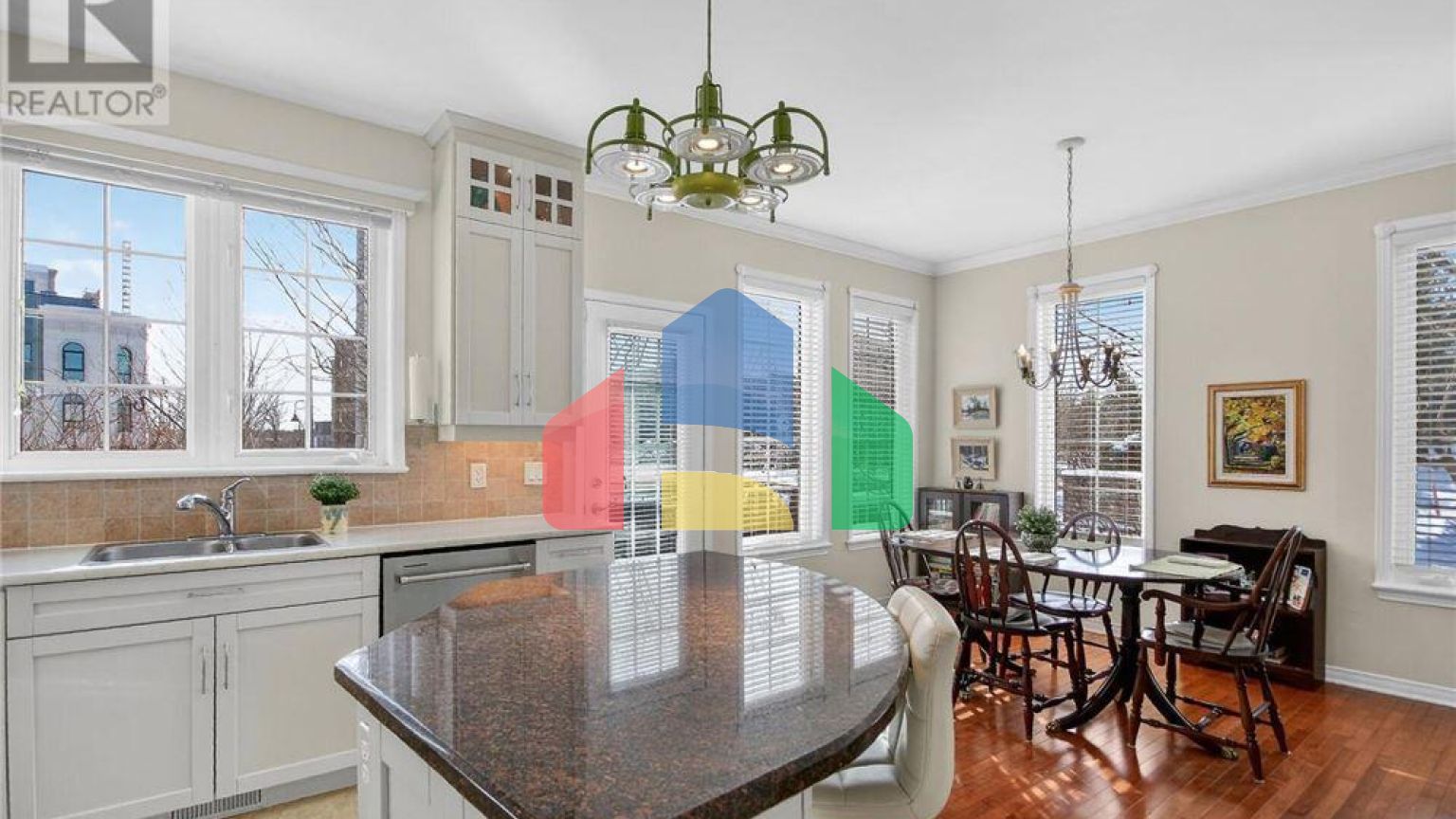 Residential - Single Family Home - Ottawa, Canada - Canada