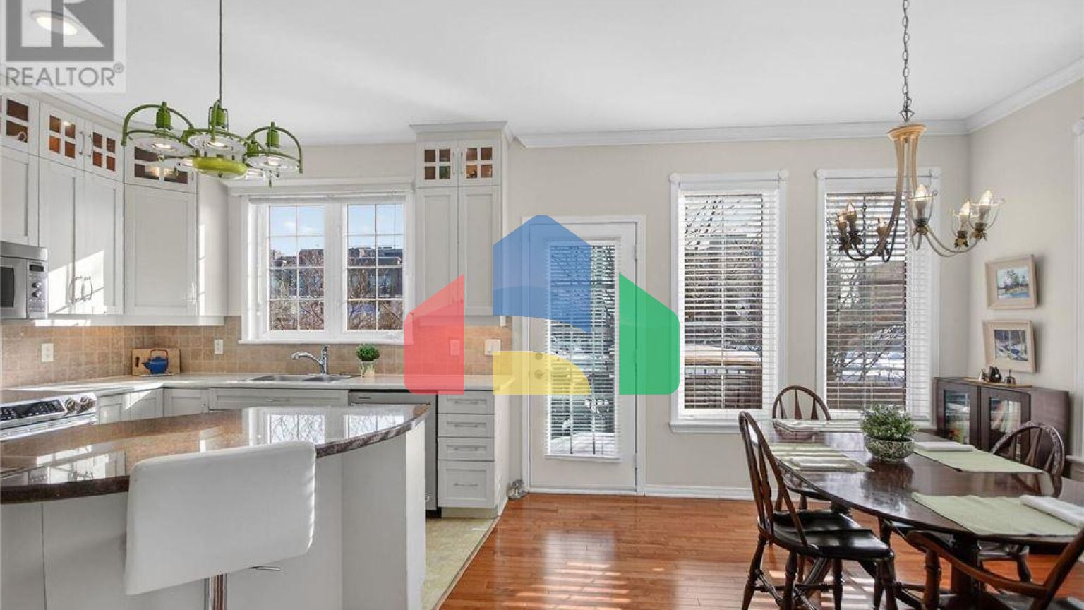 Residential - Single Family Home - Ottawa, Canada - Canada