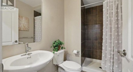 Residential - Single Family Home - Ottawa, Canada - Canada