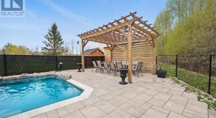 Residential - Single Family Home - Ottawa, Canada - Canada