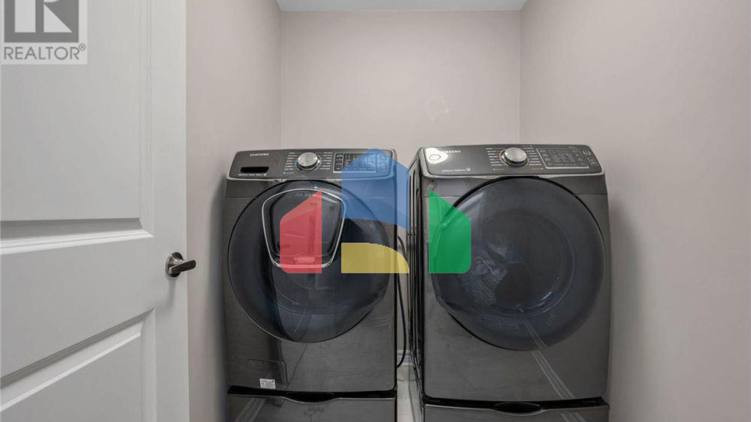 Residential - Single Family Home - Ottawa, Canada - Canada