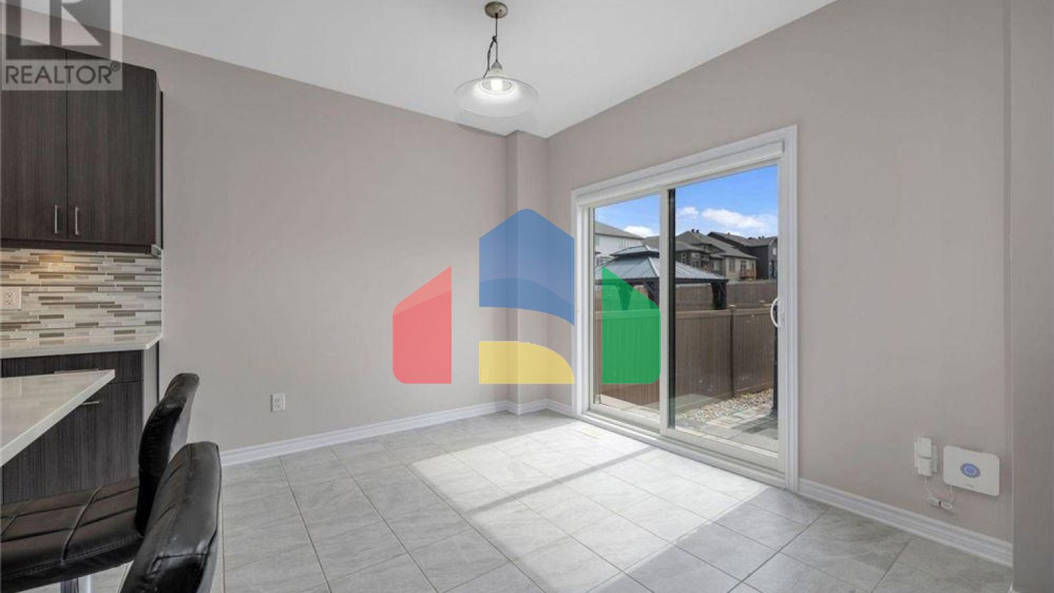 Residential - Single Family Home - Ottawa, Canada - Canada