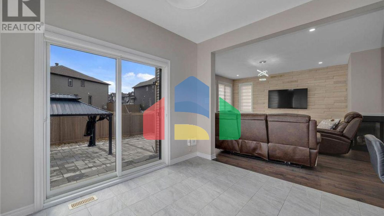 Residential - Single Family Home - Ottawa, Canada - Canada