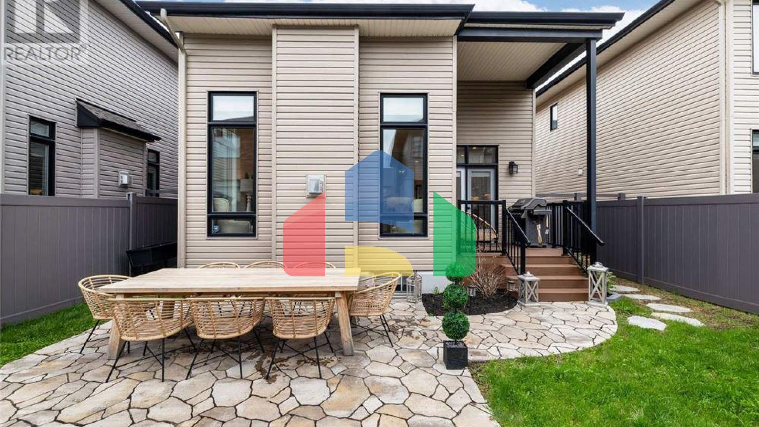 Residential - Single Family Home - Ottawa, Canada - Canada