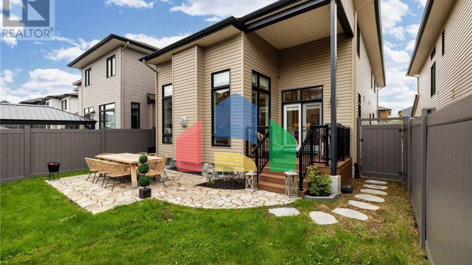 Residential - Single Family Home - Ottawa, Canada - Canada