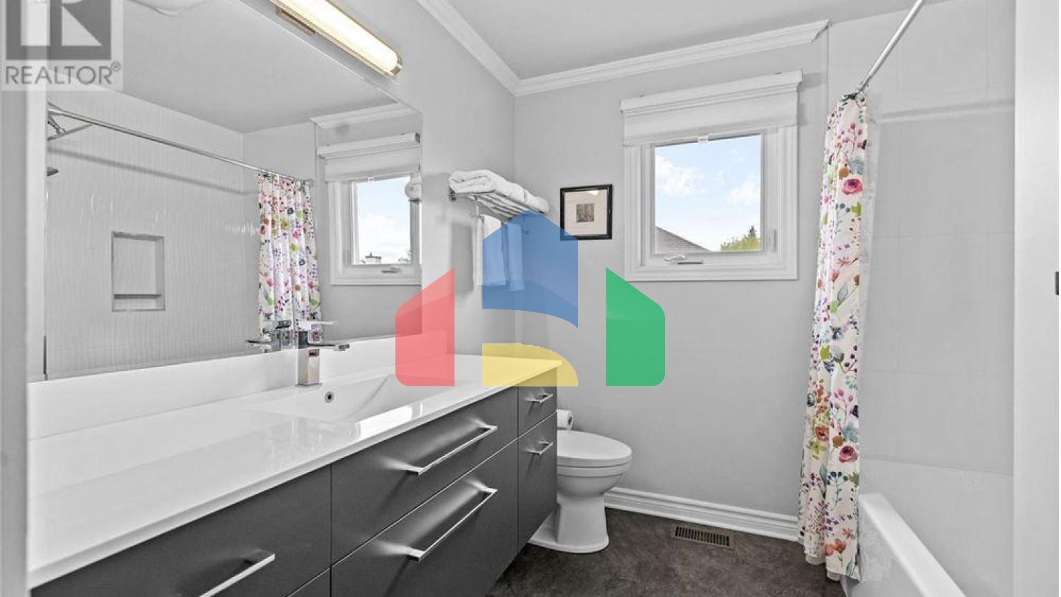 Residential - Single Family Home - Ottawa, Canada - Canada