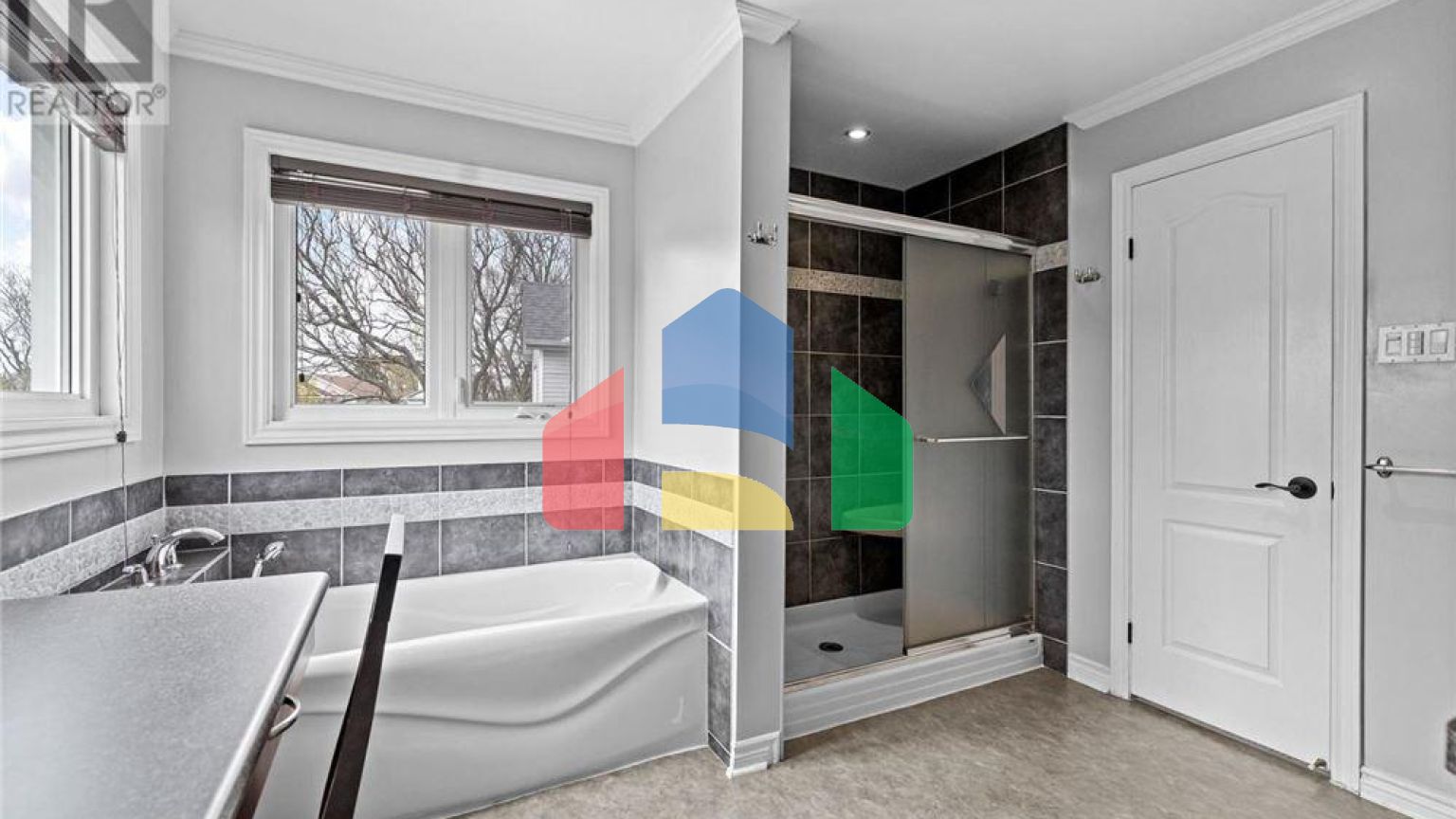 Residential - Single Family Home - Ottawa, Canada - Canada