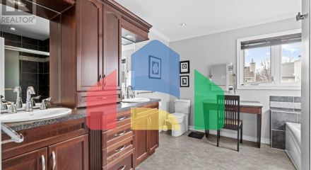 Residential - Single Family Home - Ottawa, Canada - Canada