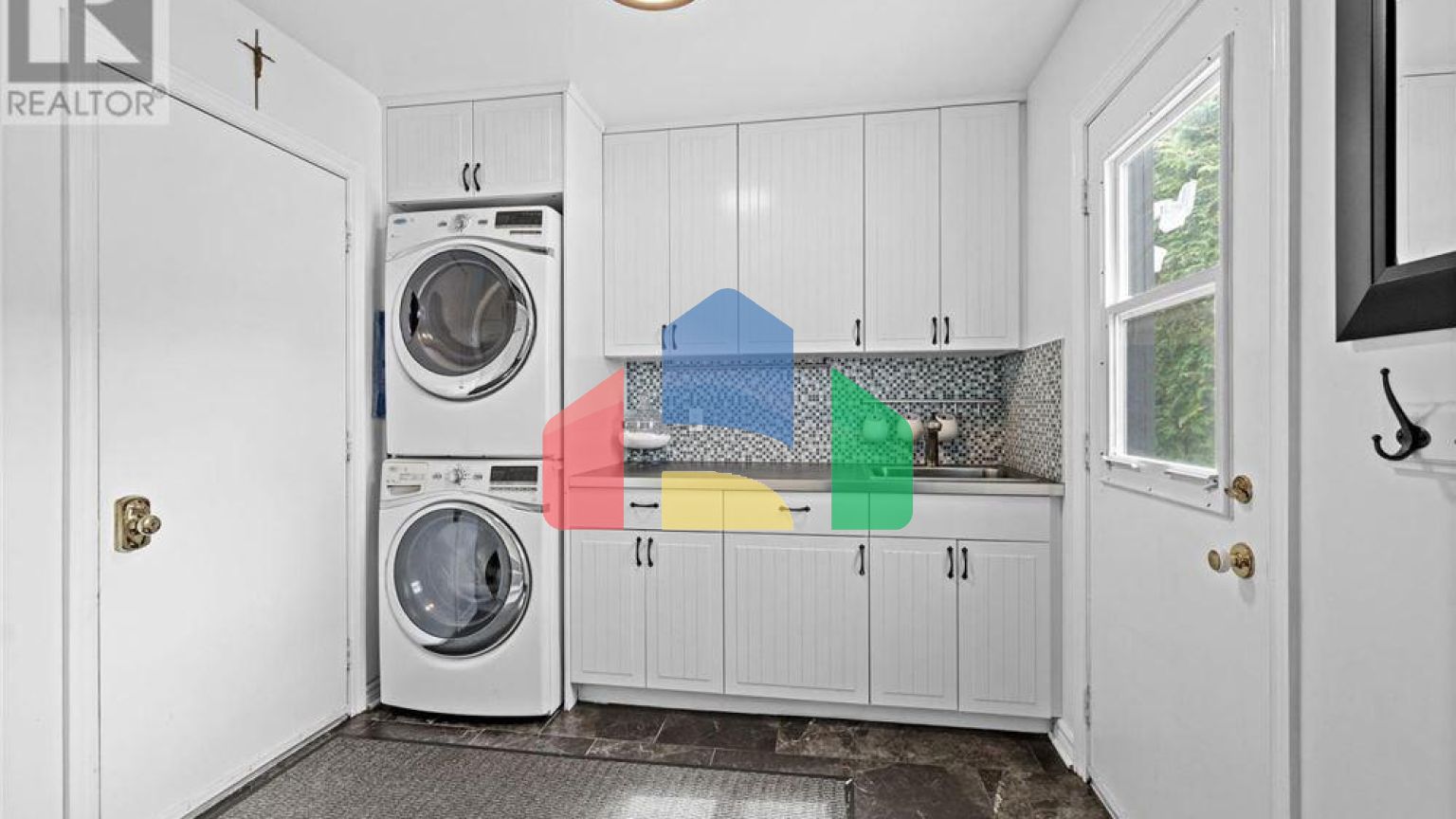 Residential - Single Family Home - Ottawa, Canada - Canada