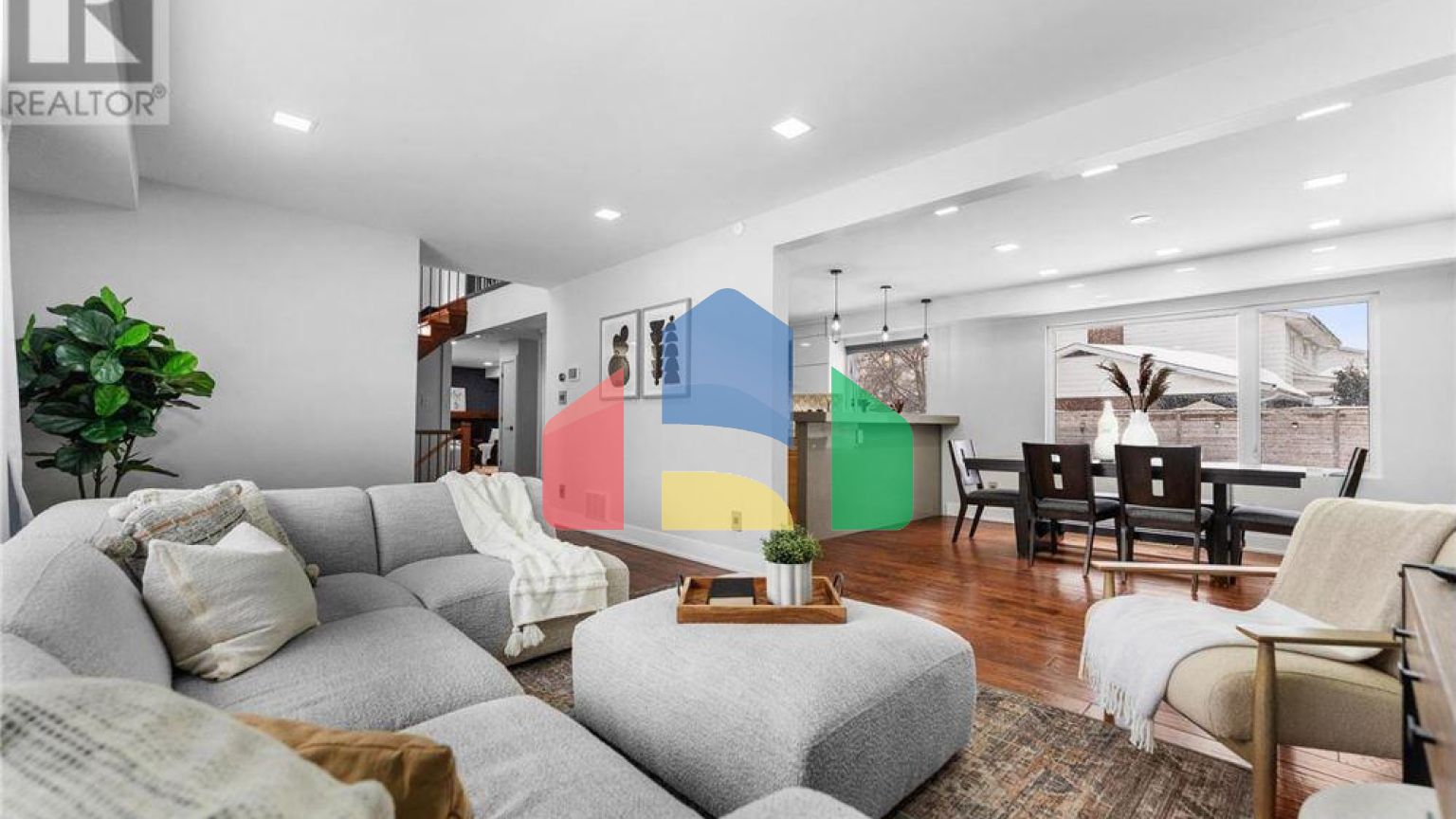 Residential - Single Family Home - Ottawa, Canada - Canada