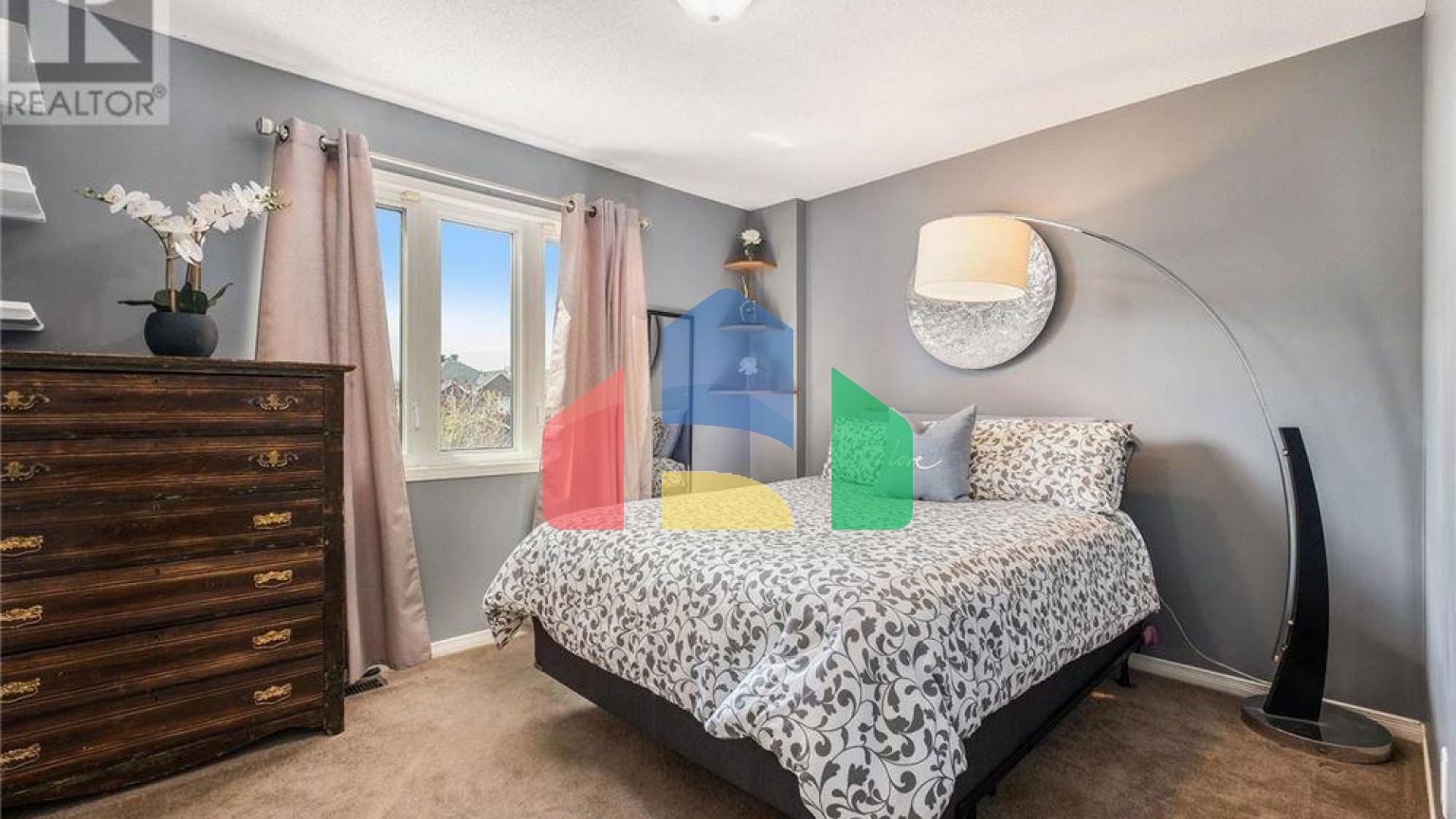 Residential - Single Family Home - Ottawa, Canada - Canada