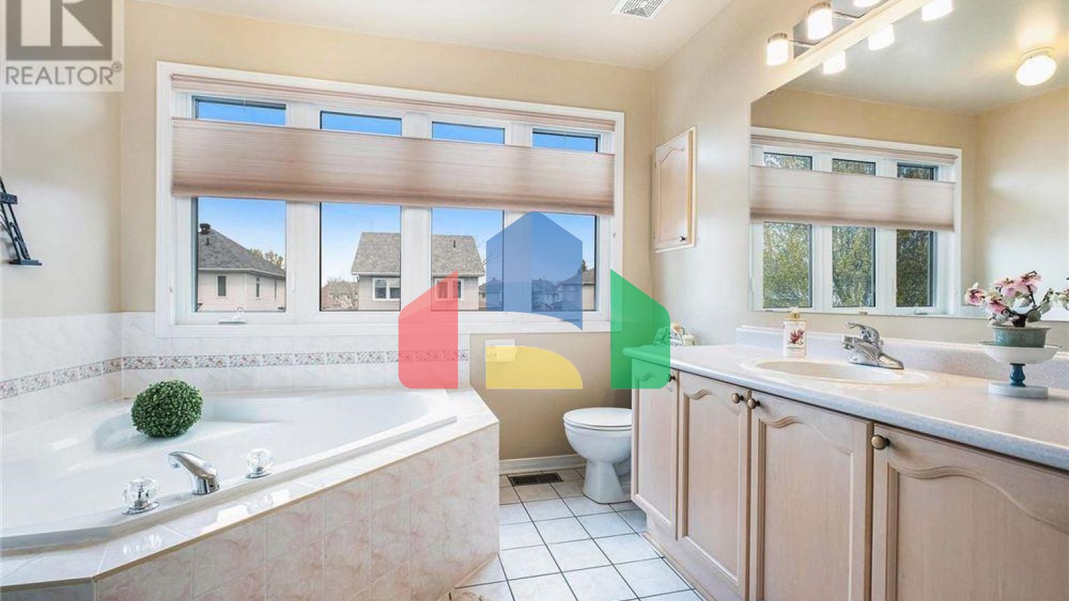 Residential - Single Family Home - Ottawa, Canada - Canada