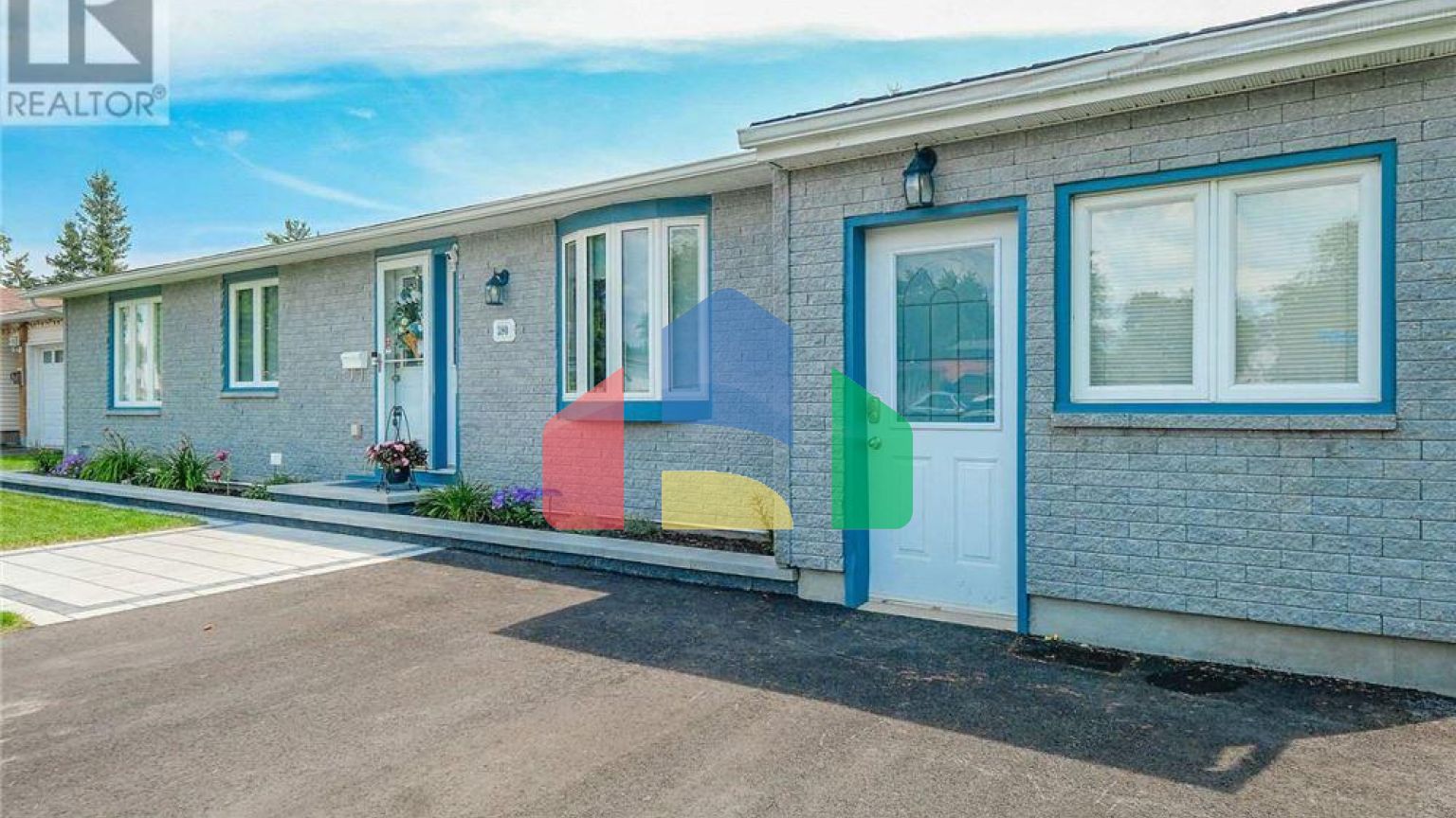 Residential - Single Family Home - Ottawa, Canada - Canada