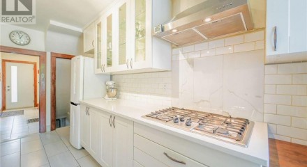 Residential - Single Family Home - Ottawa, Canada - Canada