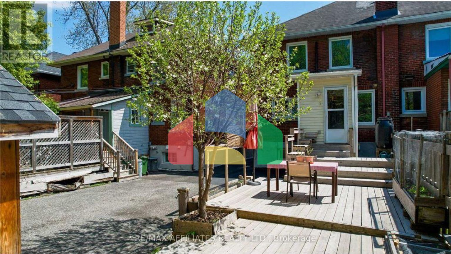 Residential - Single Family Home - Ottawa, Canada - Canada