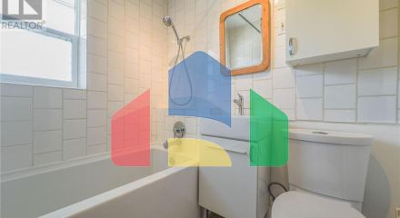 Residential - Single Family Home - Ottawa, Canada - Canada