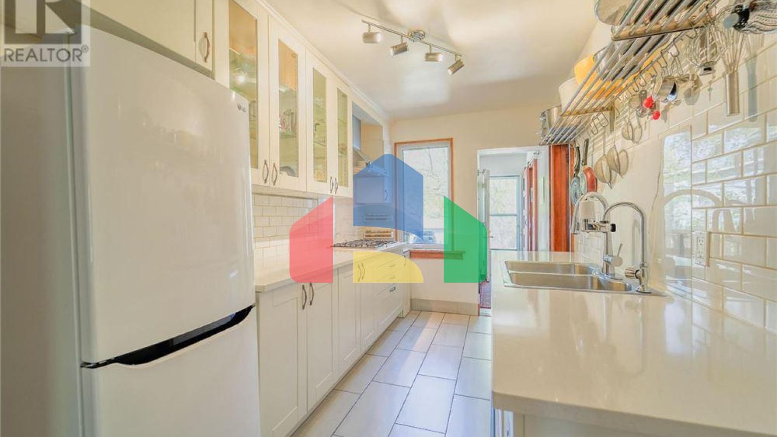 Residential - Single Family Home - Ottawa, Canada - Canada