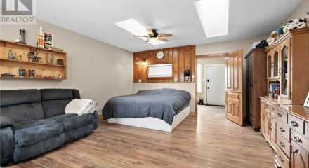 Commercial - Farm - Ottawa, Canada - Canada