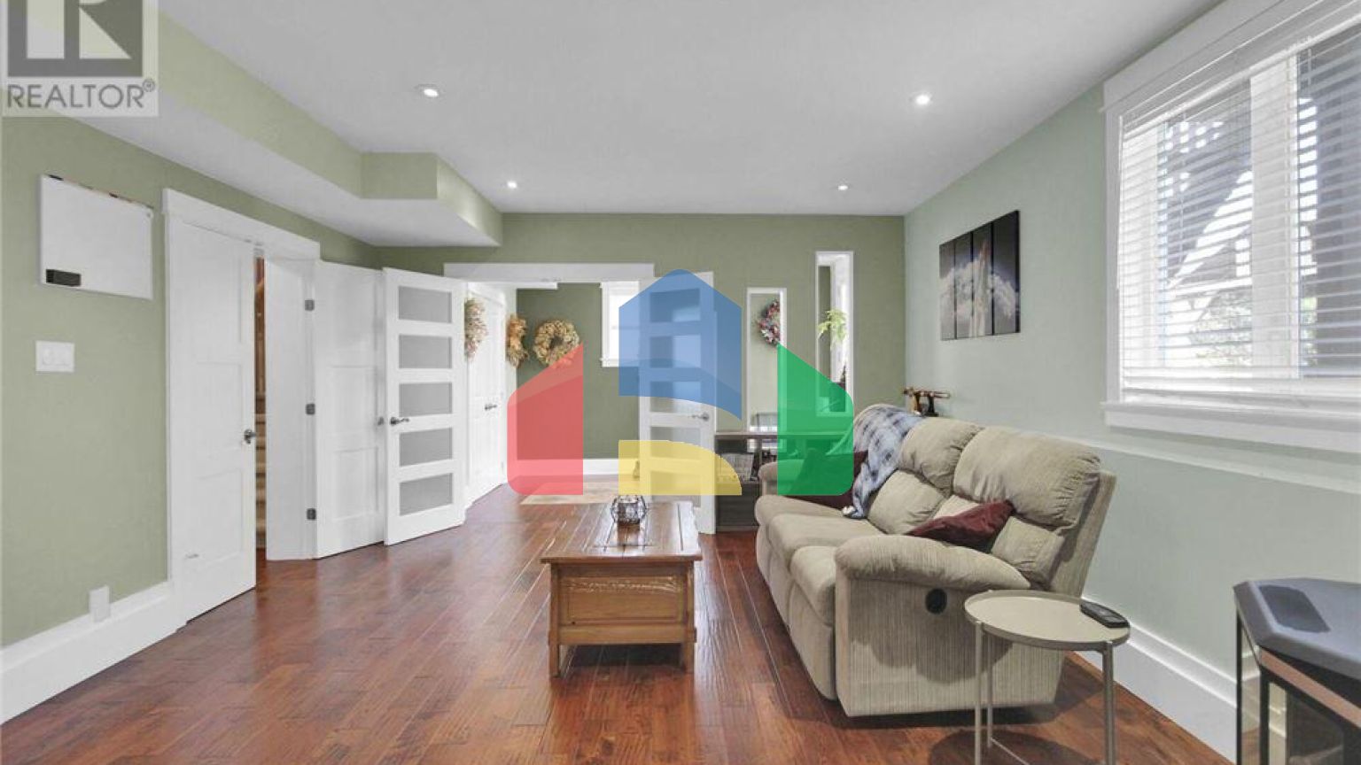 Residential - Single Family Home - Ottawa, Canada - Canada