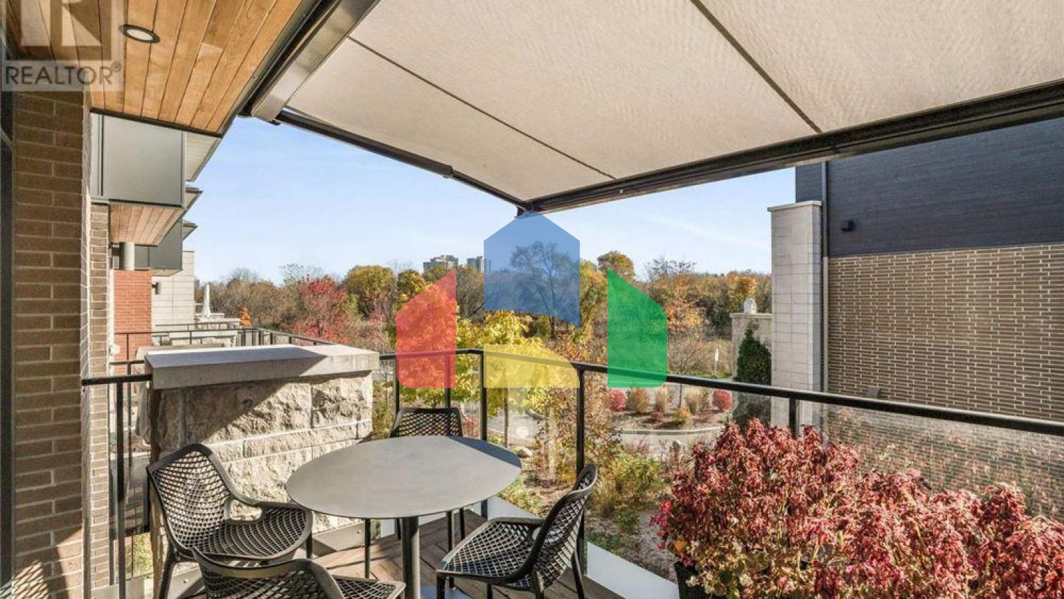 Residential - Single Family Home - Ottawa, Canada - Canada