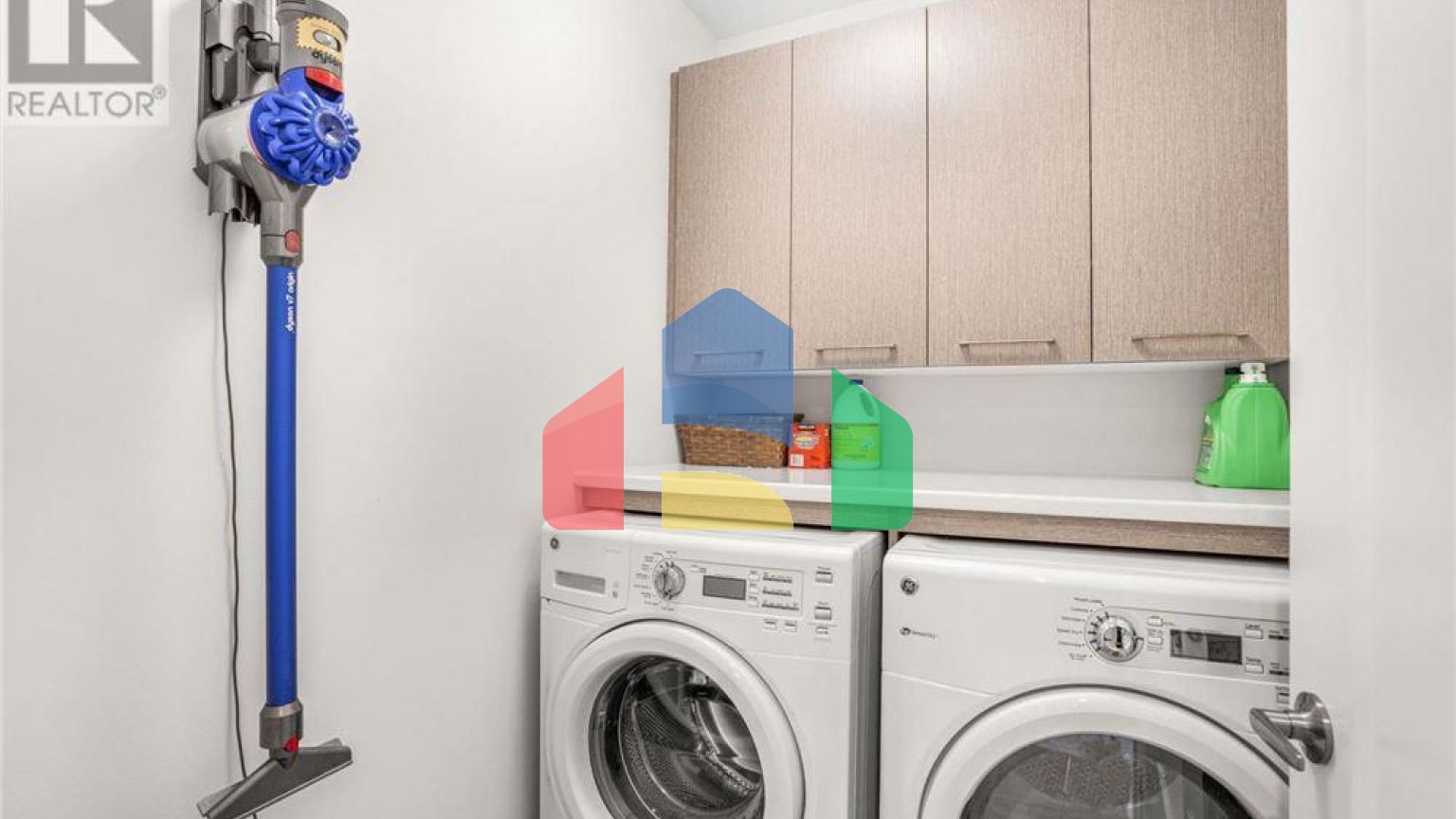 Residential - Single Family Home - Ottawa, Canada - Canada