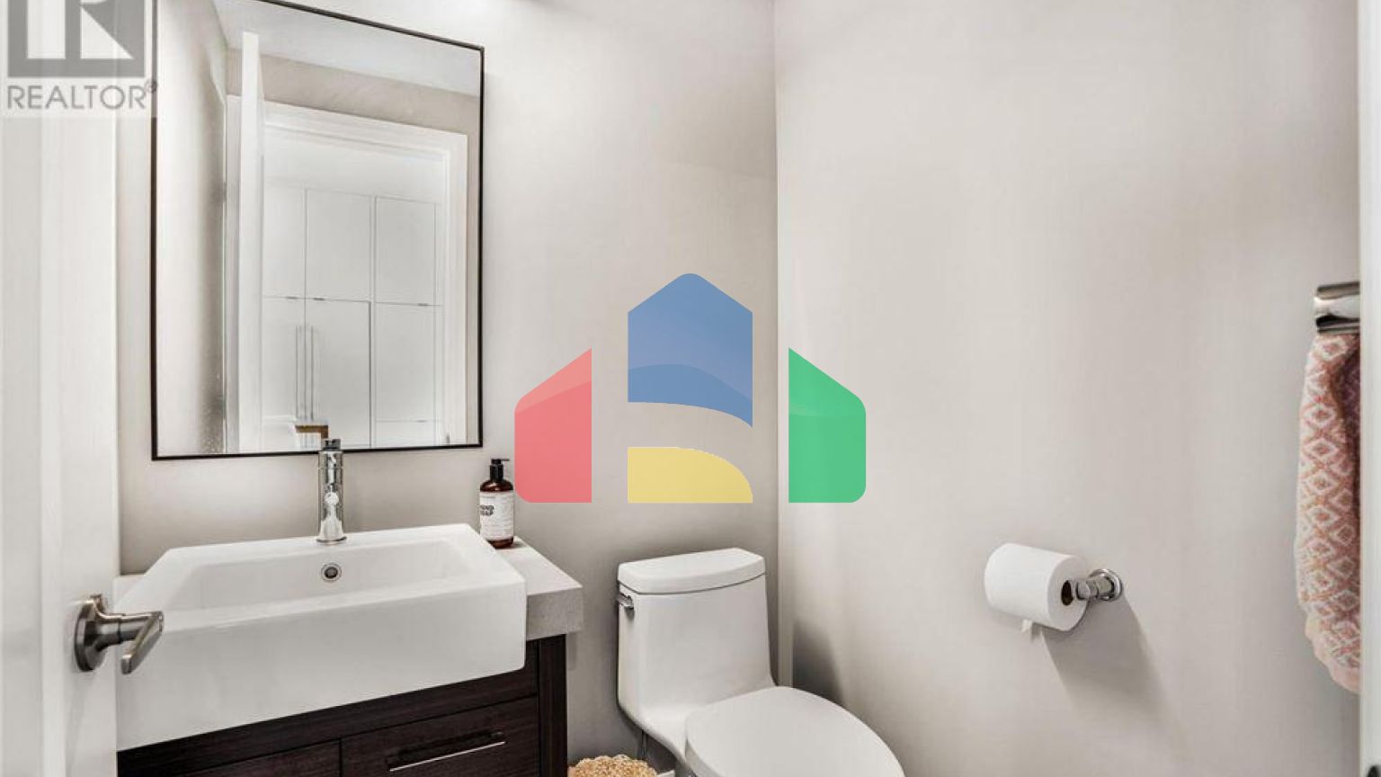 Residential - Single Family Home - Ottawa, Canada - Canada