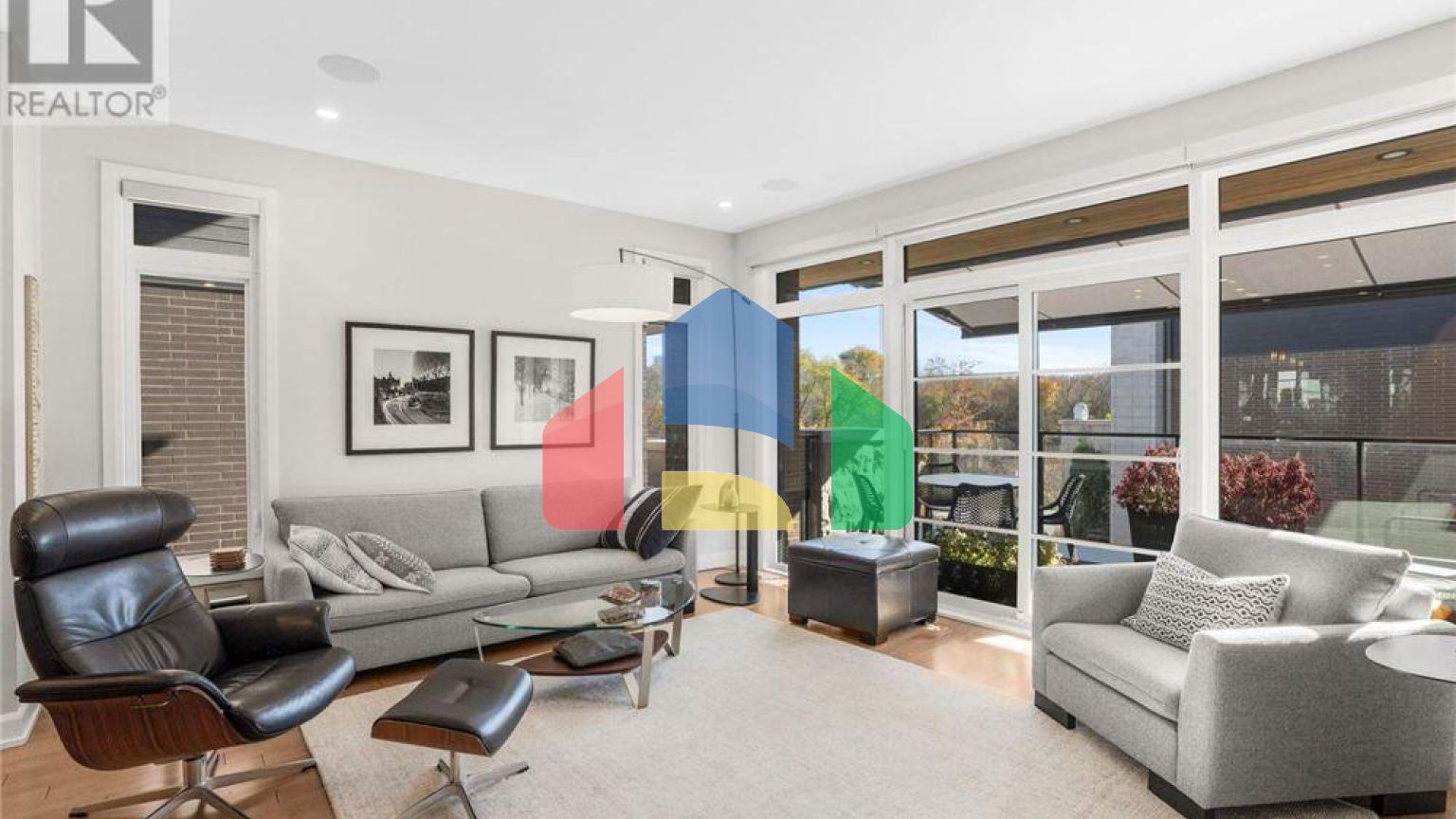 Residential - Single Family Home - Ottawa, Canada - Canada