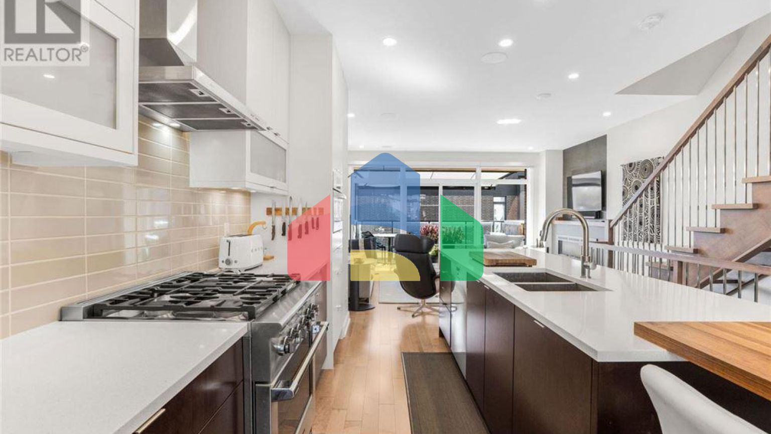 Residential - Single Family Home - Ottawa, Canada - Canada