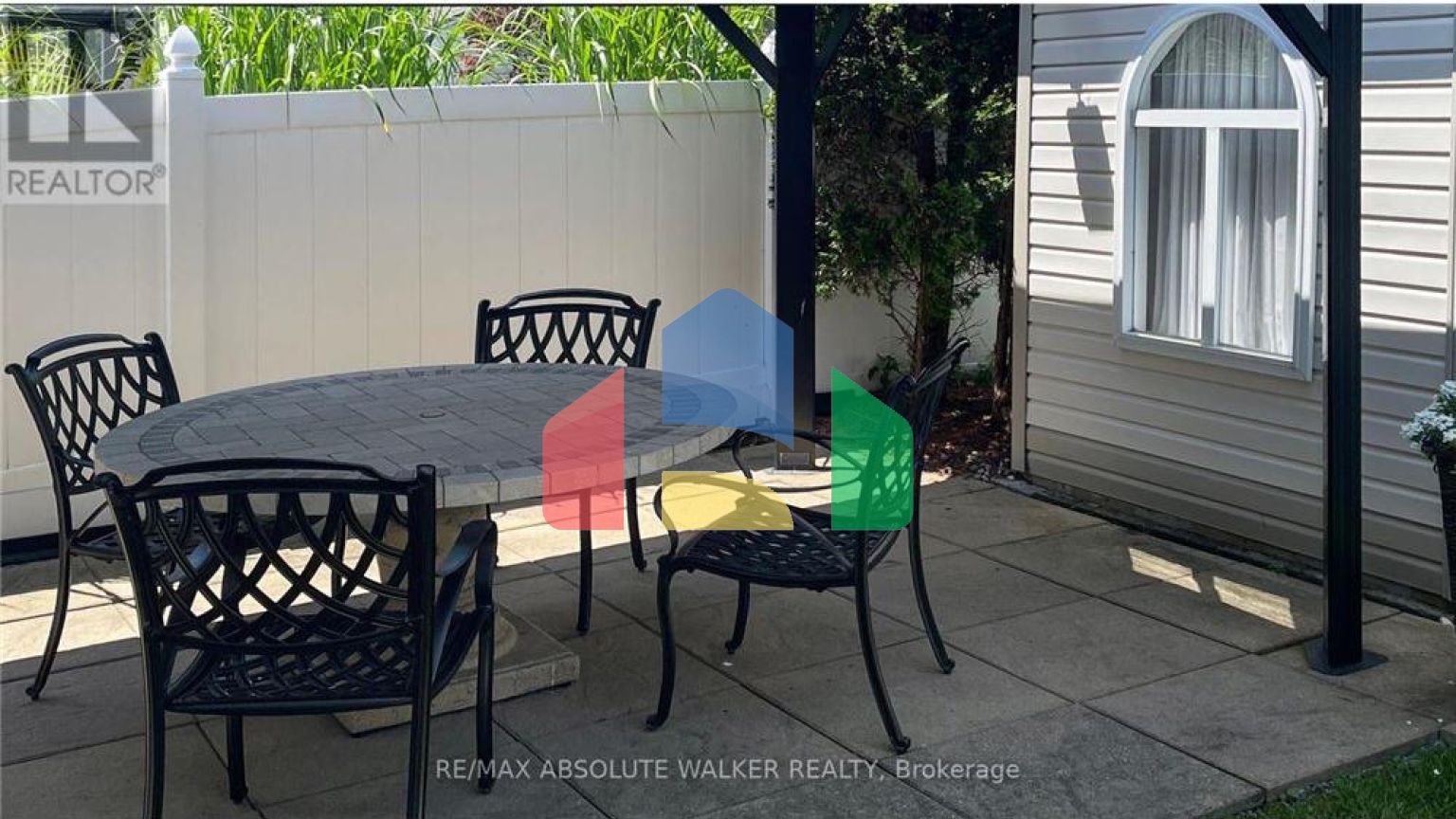 Residential - Single Family Home - Ottawa, Canada - Canada