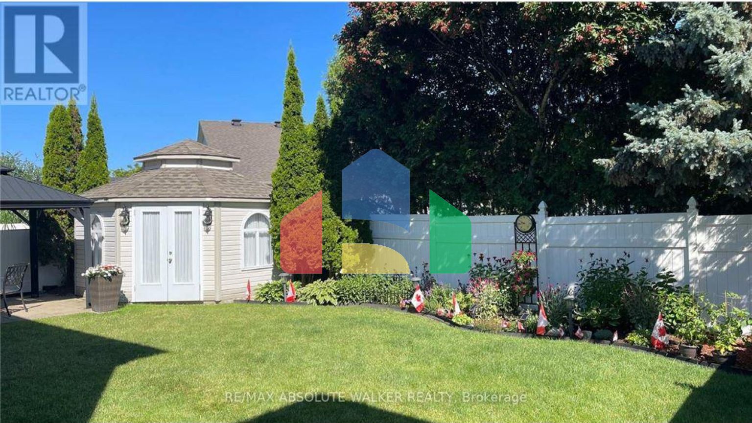 Residential - Single Family Home - Ottawa, Canada - Canada