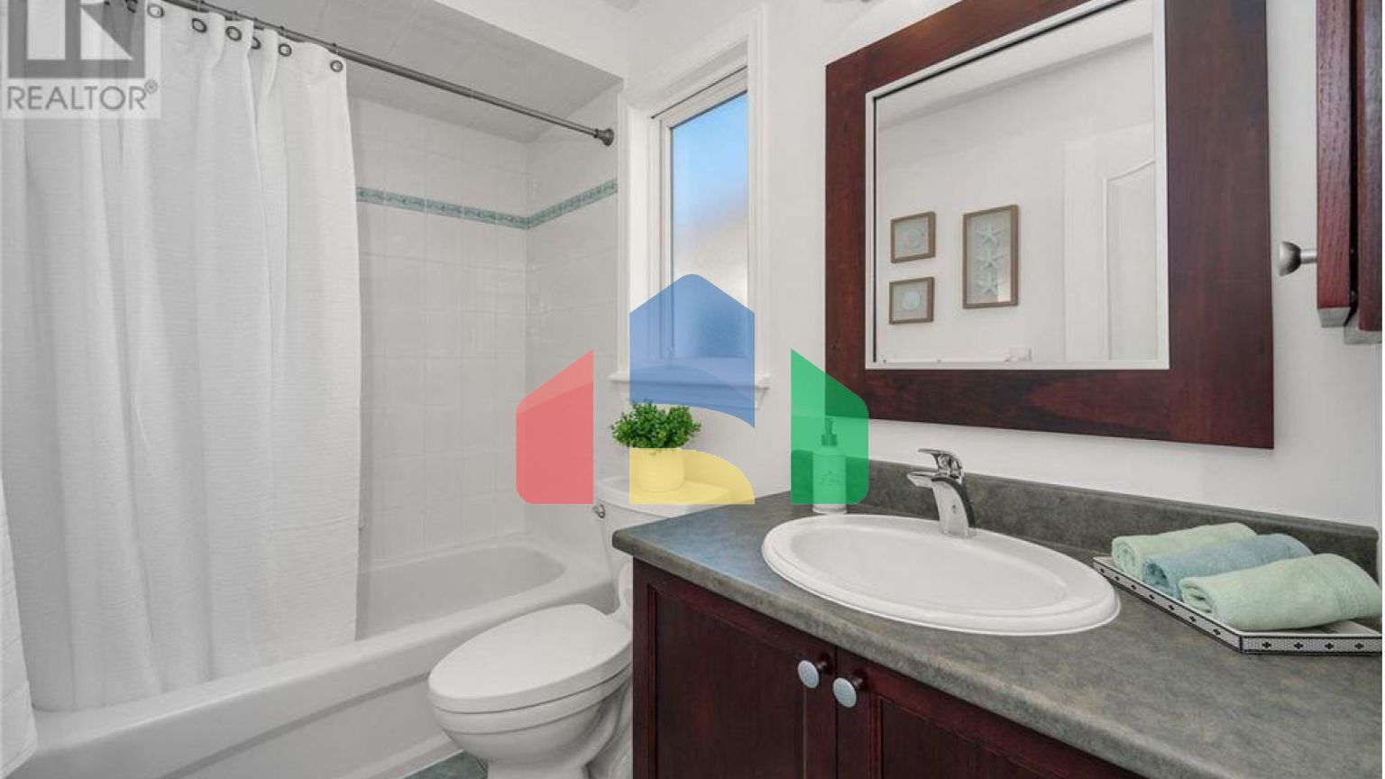 Residential - Single Family Home - Ottawa, Canada - Canada