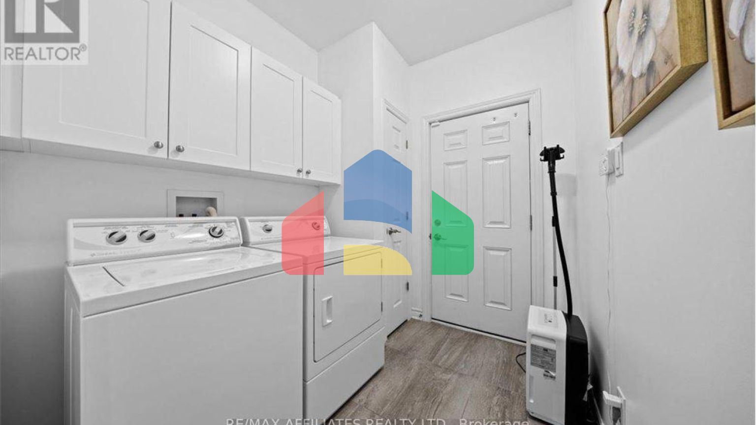 Residential - Single Family Home - Ottawa, Canada - Canada