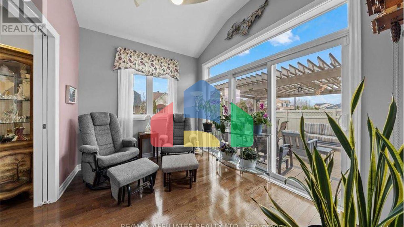 Residential - Single Family Home - Ottawa, Canada - Canada